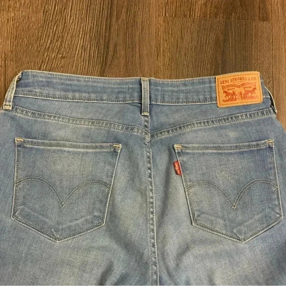 815 curvy boot cut Levi's light wash jeans | size - Picture 5 of 8